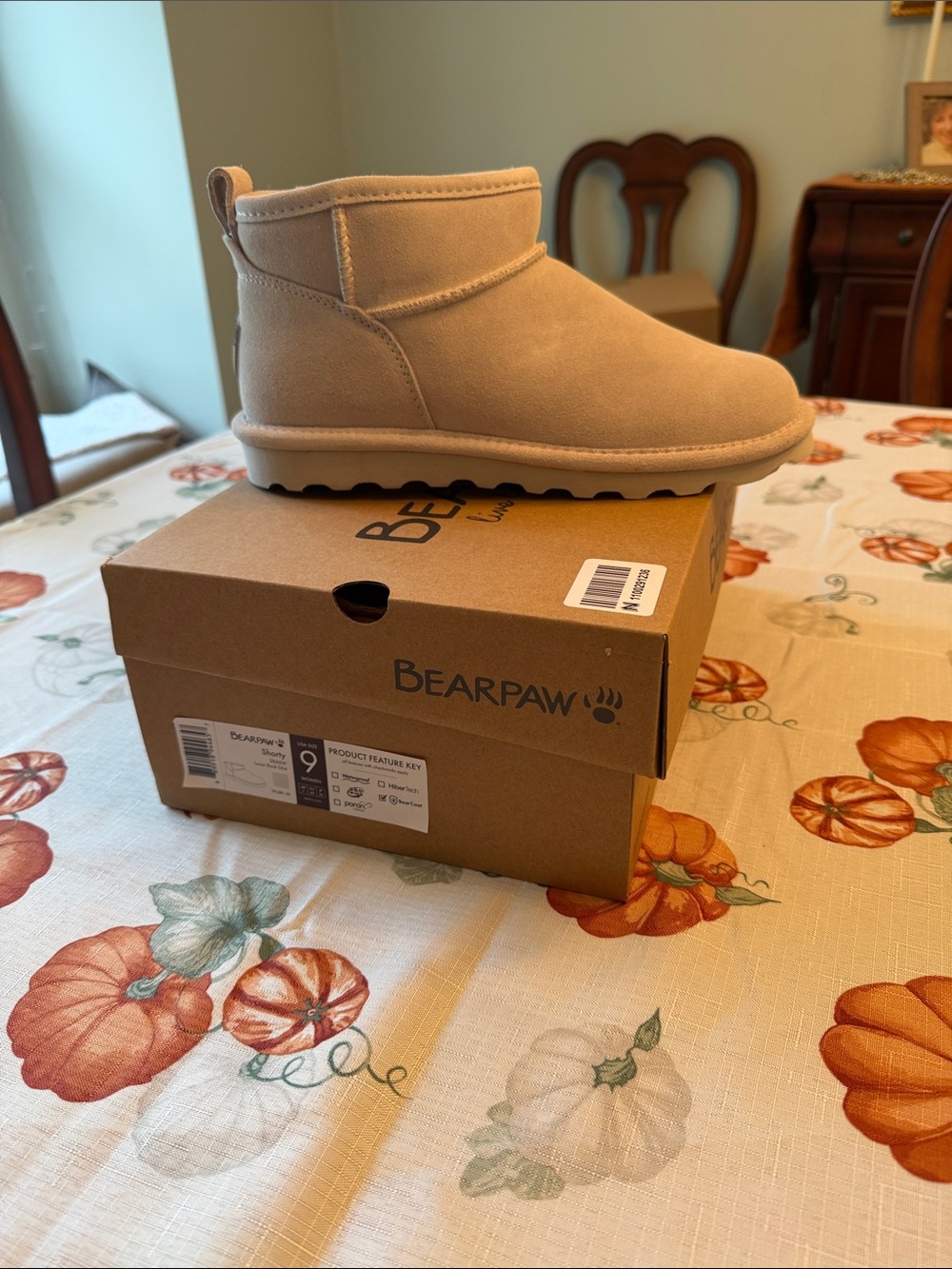 BearPaw women’s shorty boot